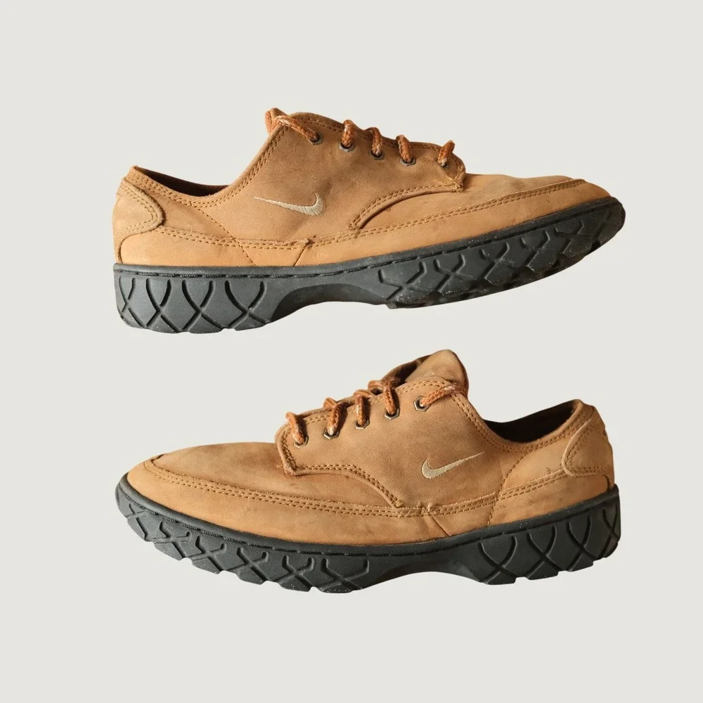 Nike ACG Hiking Shoes Mens 7 Brown Nubuck Leather Low Top Gorpcore 685045-221